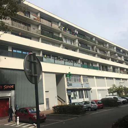 Spacieux T4 Avec Balcon * Масси